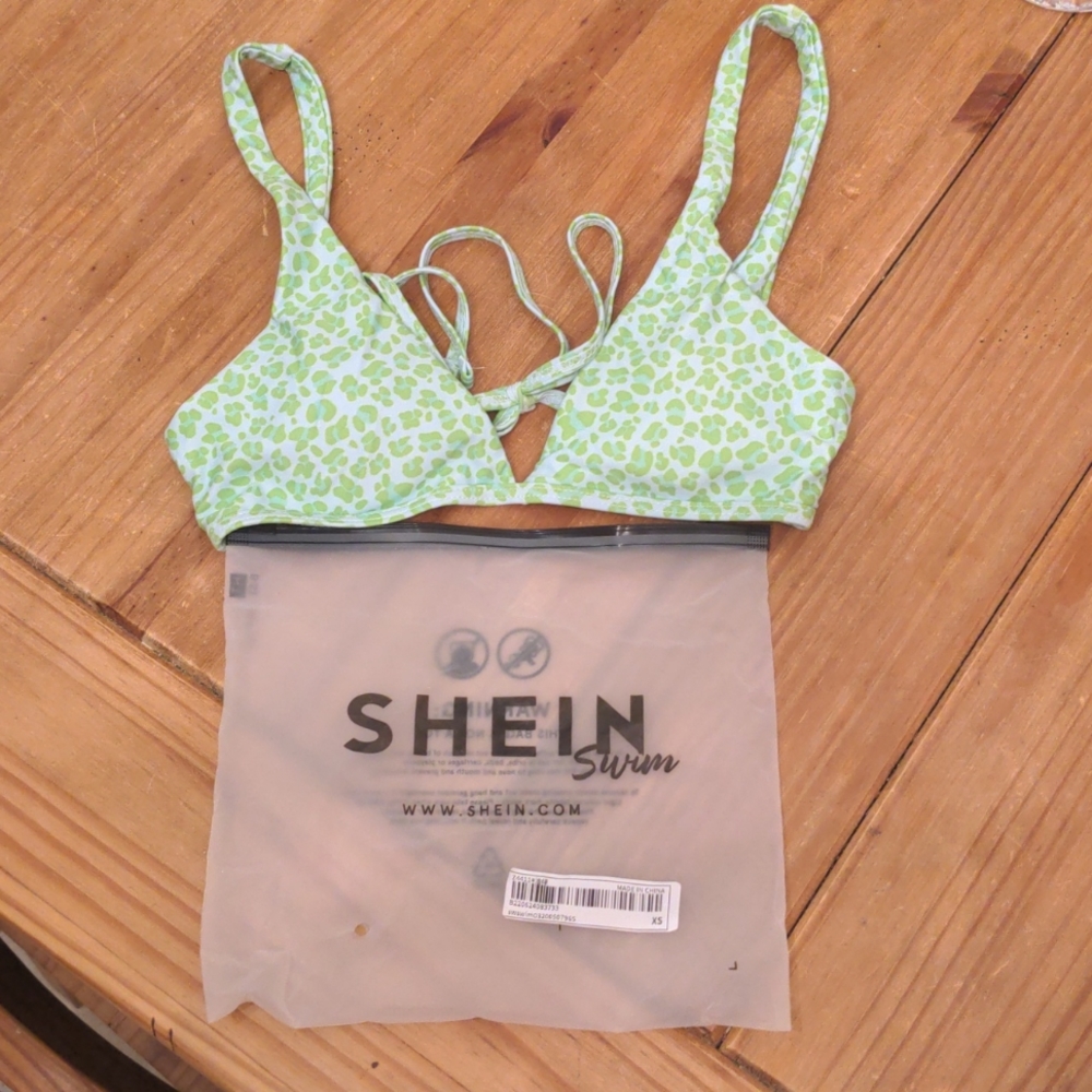 Shein NIB Green Leopard Bikini Top, XS